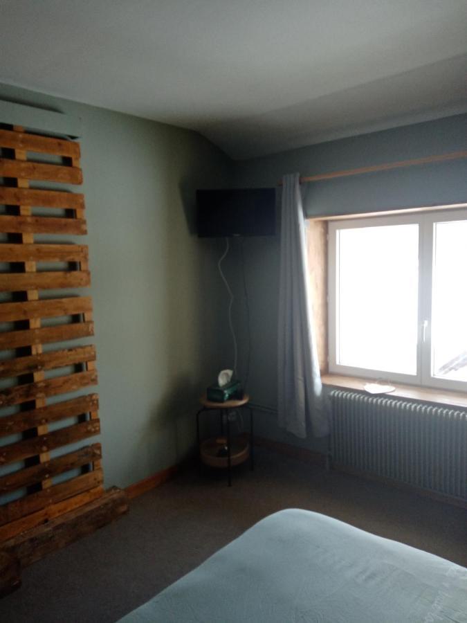 Bed and Breakfast Les P'Tites Pistes Chaux-des-Pres Zewnętrze zdjęcie