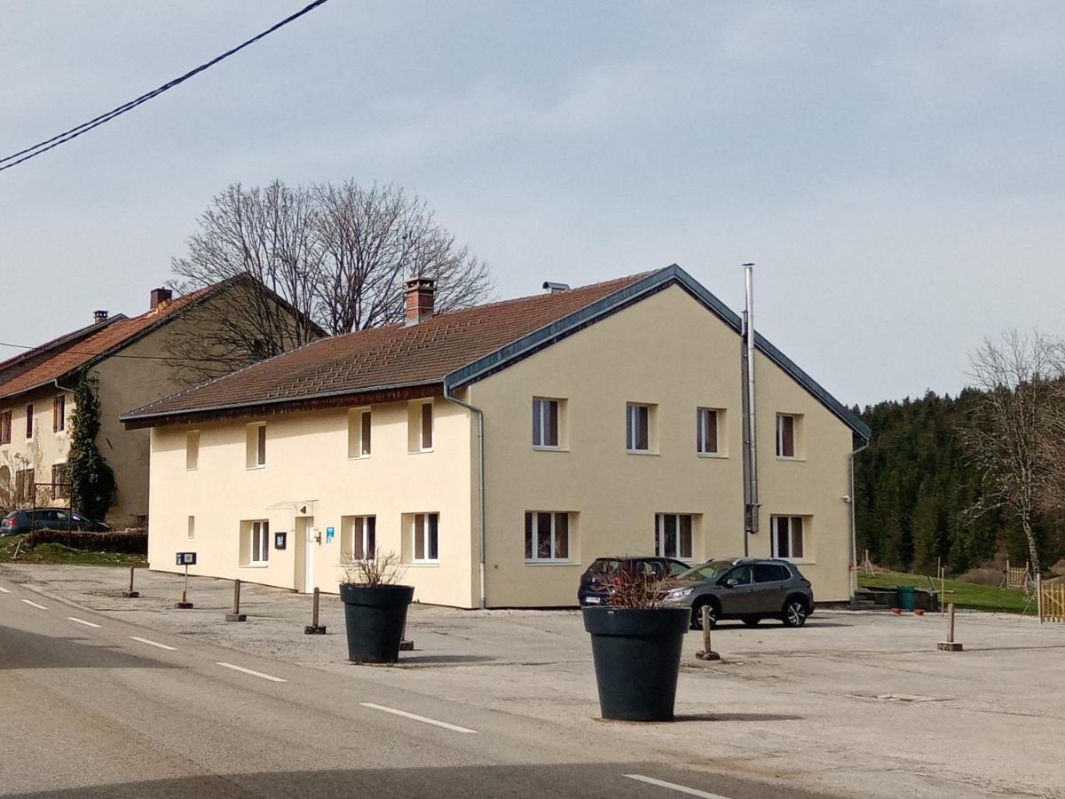 Bed and Breakfast Les P'Tites Pistes Chaux-des-Pres Zewnętrze zdjęcie